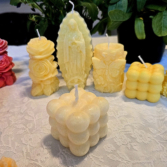 Handmade Sculpted Candles – Custom Colors, Custom Fragrances - Picture 4 of 10
